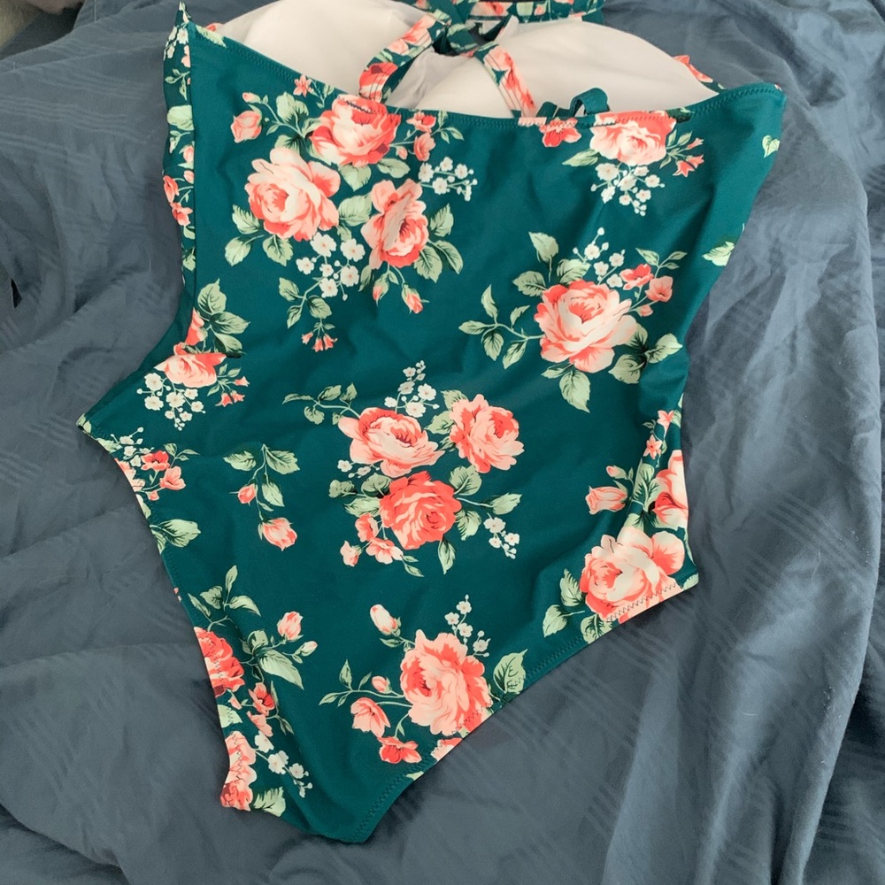 Bathing suit
